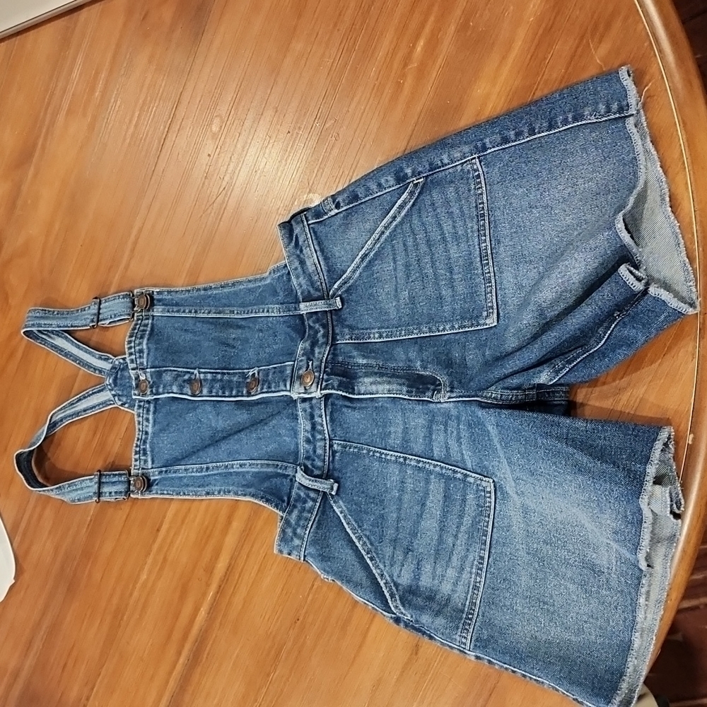 Hollister High rise mom short overall. Size Small